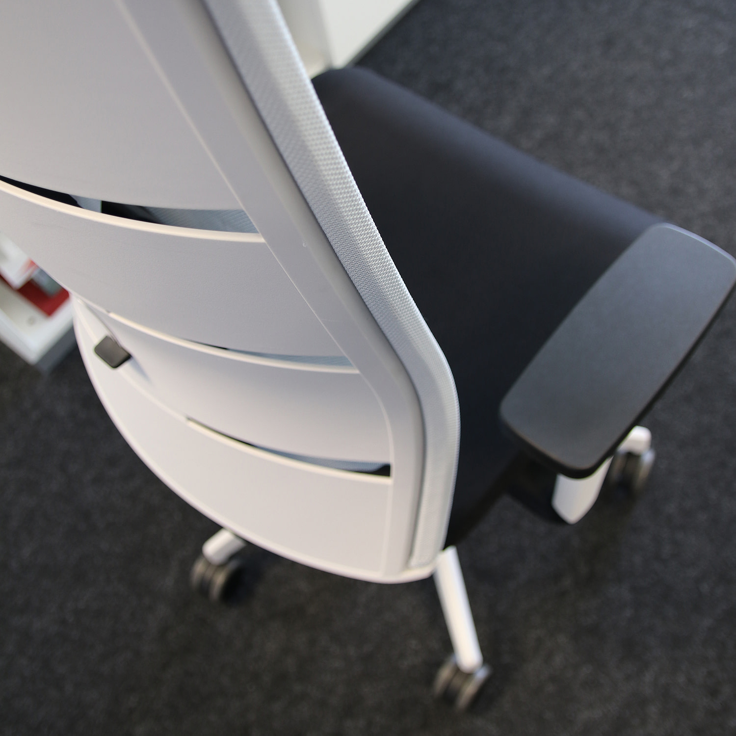 lento-agilis-matrix-edition-ergonomischer-buerostuhl-weiß-5