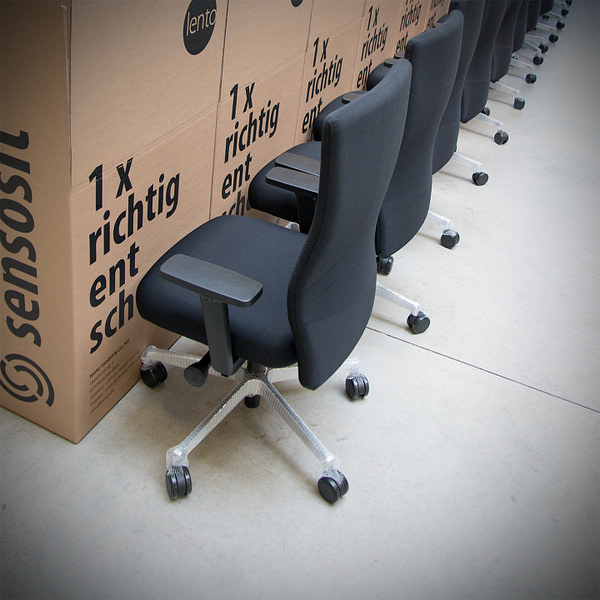 Bild zu lento Rundum Service: Lieferung als "Chairs in a box" - komplett montiert, fix und fertig aufgebaut, ohne Aufbau und Montage, nur noch draufsetzen und loslegen