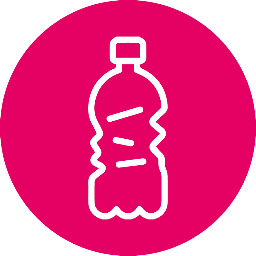 In 5 Schritten zum hochwertigen Bezugsstoff für Polstermöbel: 1. Sammlung von Plastikabfall durch SEAQUAL Initiative
