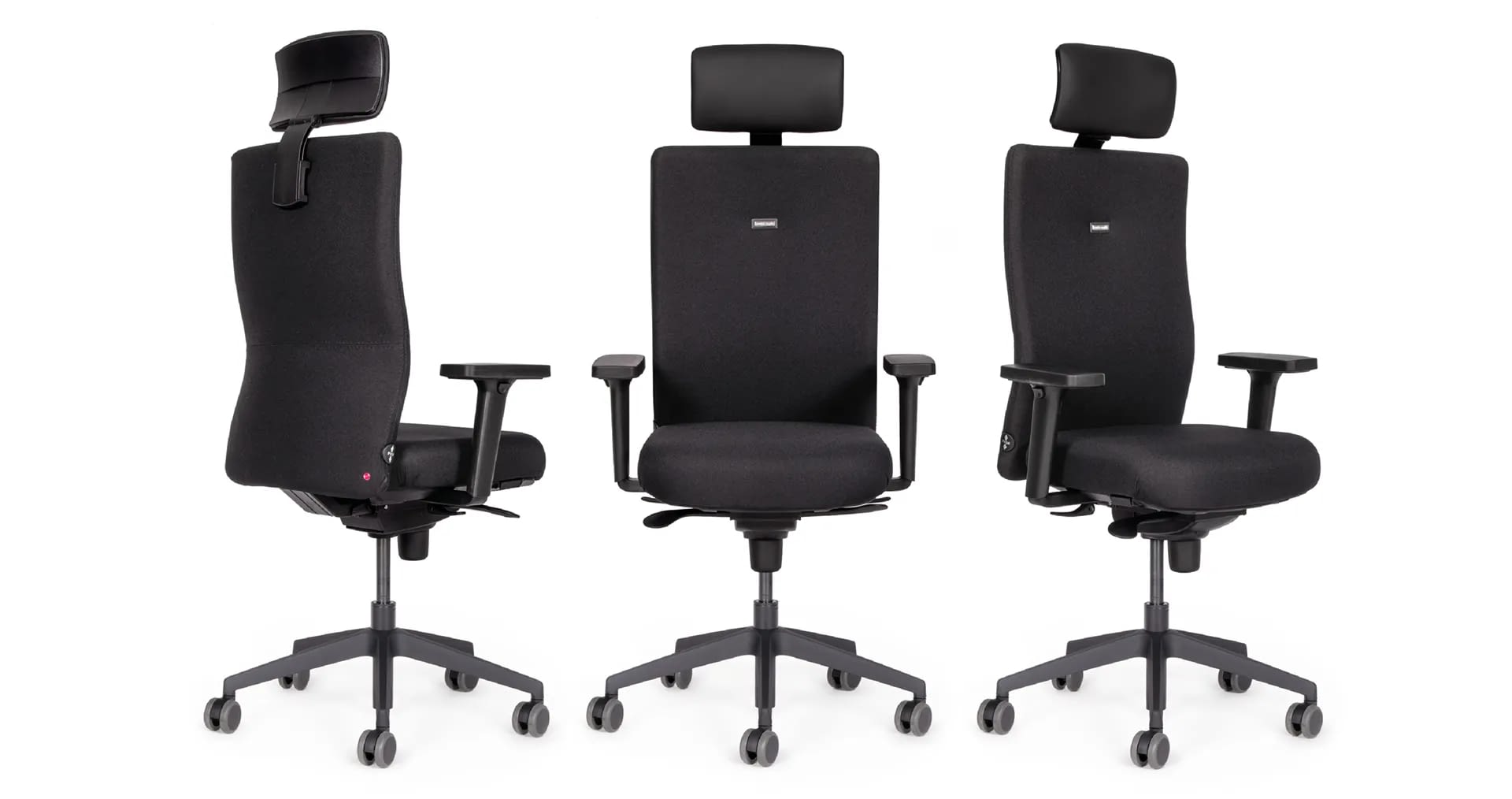 Der agilis start-up Bürostuhl mit Kopfstütze ist in Front-, Perspektiv- und Rückansicht zu sehen und vermittelt das ergonomische Gesamtdesign.