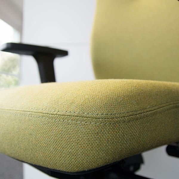 detailbild von buerostuhl gruen als buerostuhl nachhaltig aus deutschland vom hersteller lento