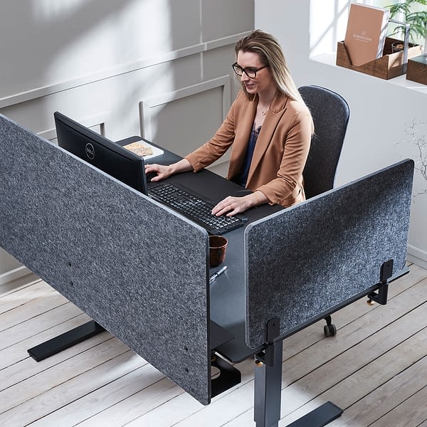 lento Schreibtischzubehör: Variante von Trennwand mit Kabelkanal