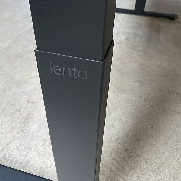 lento cosinus Sitz-Stehtisch unkompliziert aufbauen - komplett montiert geliefert - Gestell