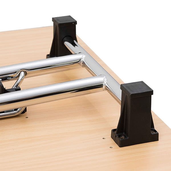 Klapptisch fürs Büro als Klappschreibtisch stapelbar in buche / Detailbild Stapelklotz