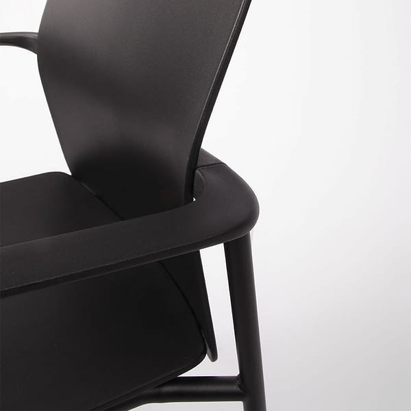 lento light 2.0 Stapelstuhl verkettbar günstig schwarz mit Armlehnen Detailaufnahme