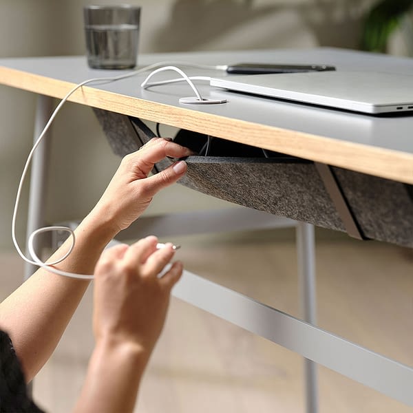 <strong>KABELKANAL FILZ</strong><br>Schreibtisch Kabelwanne aus recyceltem Material (Filz, Kunststoff) - dunkelgrau