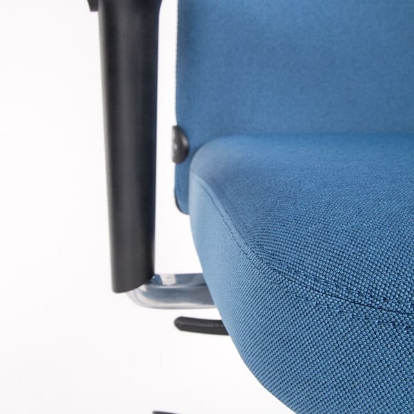 detailbild zu buerostuhl nachhaltig recycelte bezuege als buerostuhl blau vom hersteller aus deutschland lento modell agilis