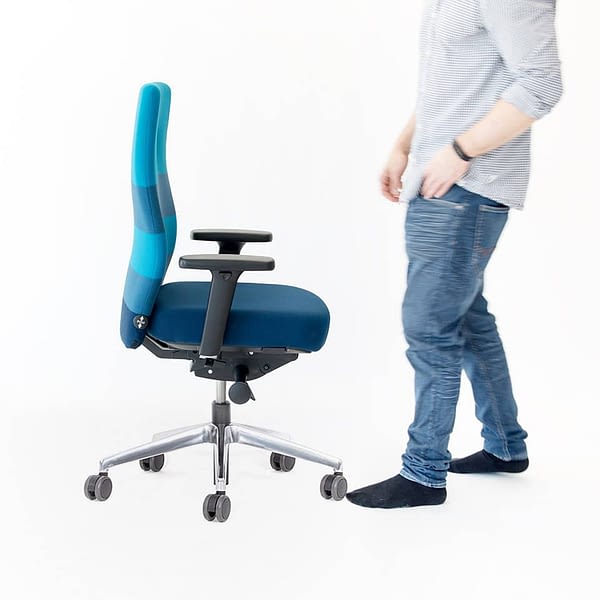 Bild vom ergonomischen Bürostuhl blau von lento