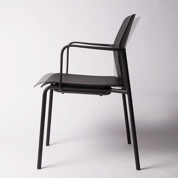 lento light 2.0 Stapelstuhl verkettbar günstig schwarz mit Armlehnen und Gleitmechanik