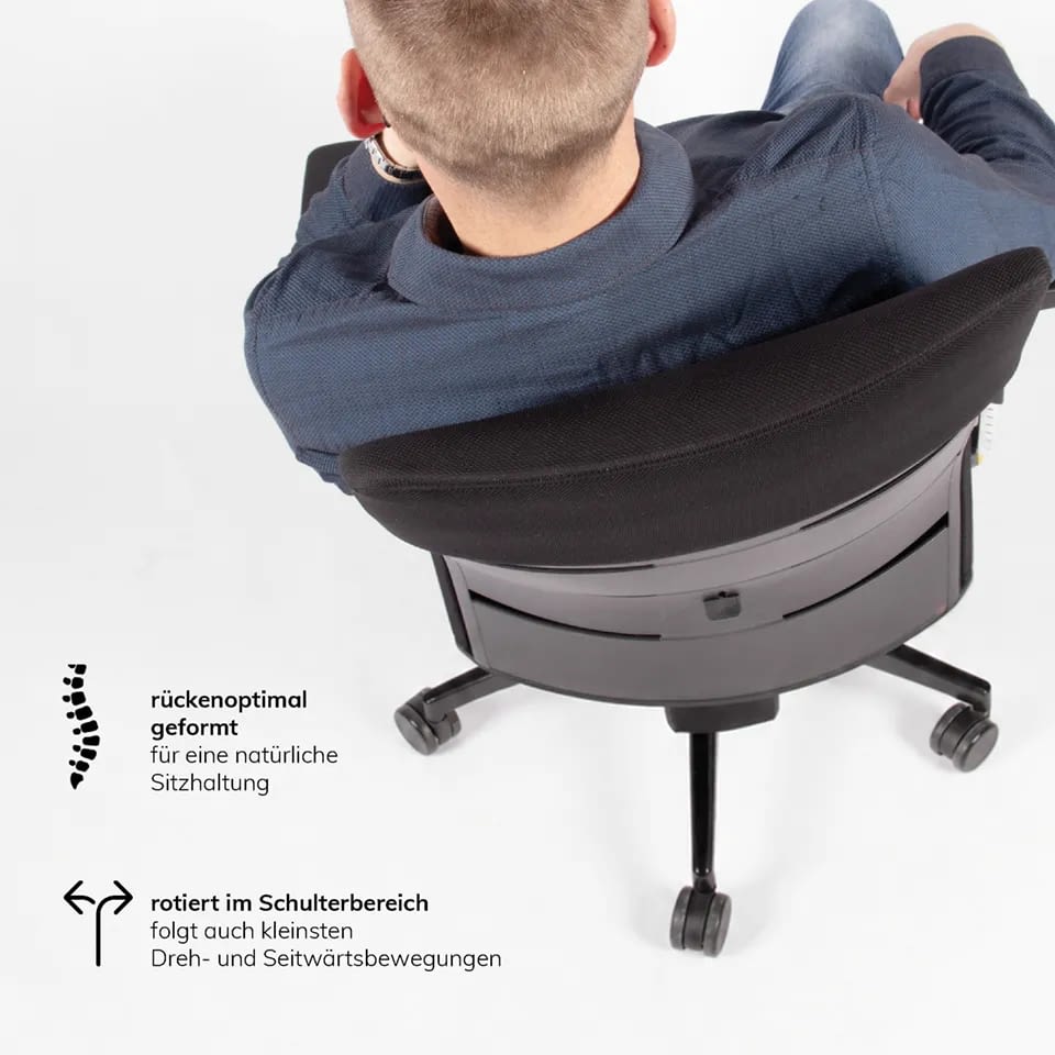 Aus der Draufsicht befindet sich der ergonomische Bürostuhl agilis matrix eco in Schwarz mit einer sitzenden Person, die sich an die bewegliche Rückenlehne anlehnt.