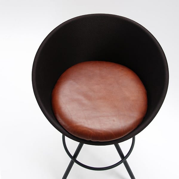 Draufsicht auf einen Barhocker rund lillus wembley mit Fußball Design in Echtleder braun