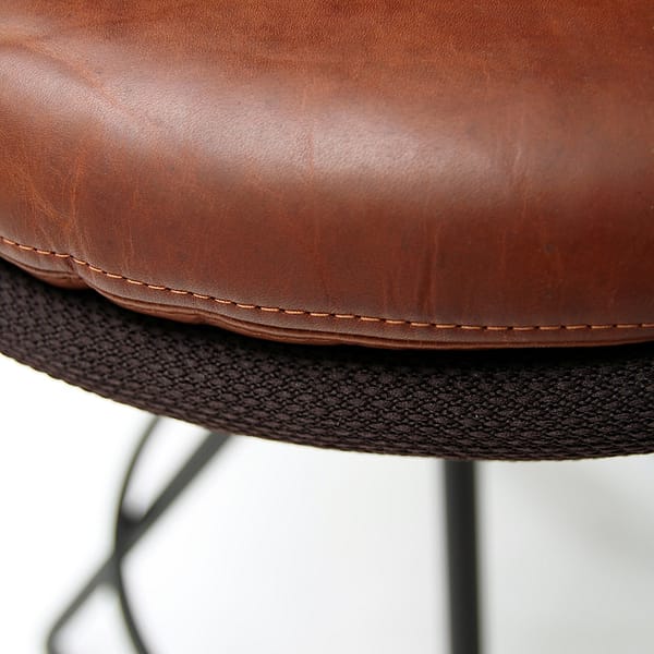 Detailaufnahme zu Sitzkissen von Barhocker im Fußball Design in Vintage Echtleder braun