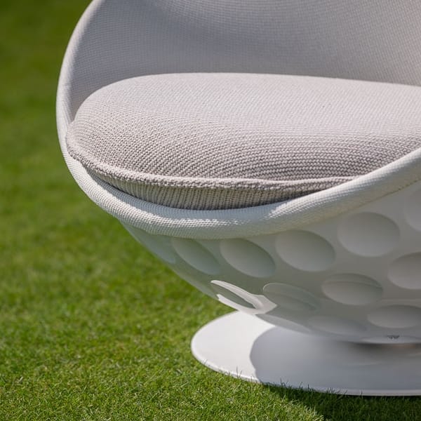 Detailbild lillus Loungesessel in weiß, Modell: Eagle