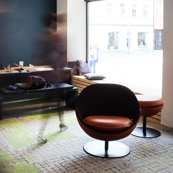 lillus fussball loungesessel echtleder coworking space wow zeitz