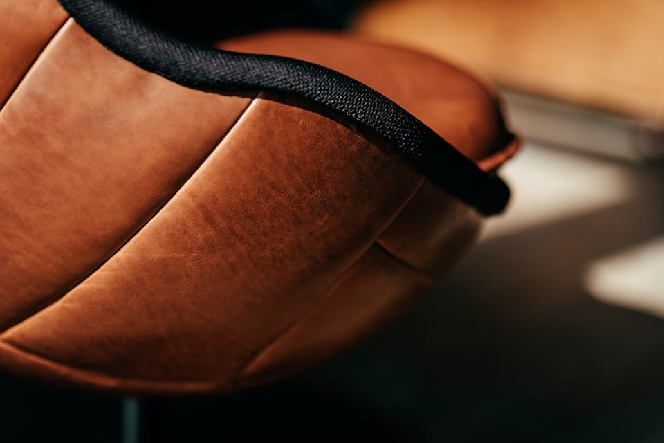 image of wembley football chair loungechair for hospitality gastronomy retail design shop fitting made in germany lillus by lento