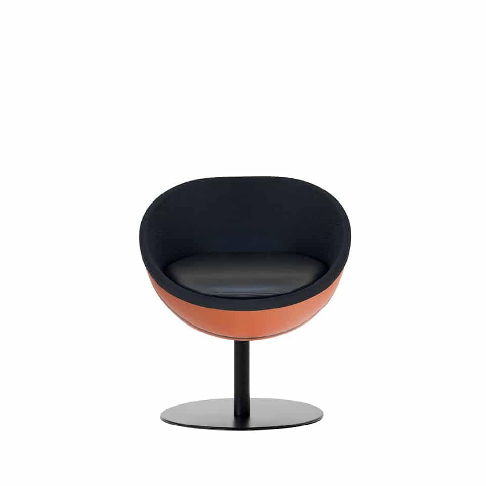 picture of a lillus by lento dinner stool dinner chair basketball chair in leather loungechair in black and orange colour with seat cushion premium sports furniture for sports management gastronomy retail design made in germany