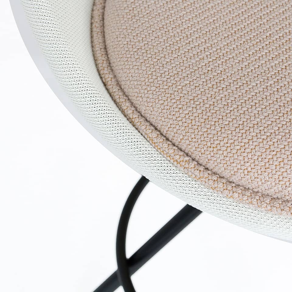 detail picture of a counter stool bar stool lounge chair lillus by lento with seat cushion in beige colour premium sports furniture tennis chair ball chair round chair made in germany for gastronomy retail design sports service