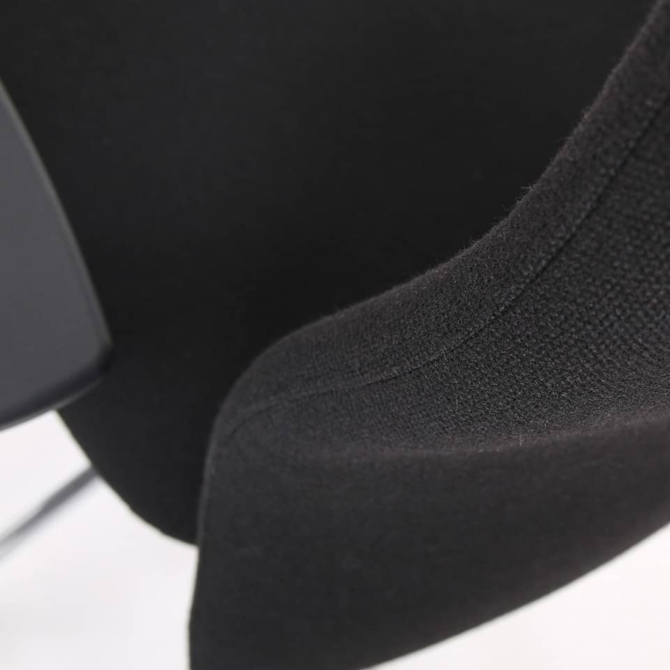 Detailbild von Laboro ESD ergonomischer Buerostuhl von lento antistatischer Schreibtischstuhl aus leitfaehigen Stoff fuer die Werkstatt das Labor oder Buero hergestellt in Deutschland hochwertige Bueromoebel direkt vom Hersteller