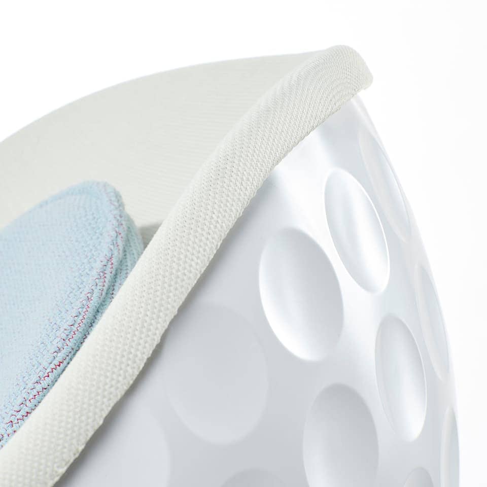 detail picture of a lillus bar stool lounge chair ball chair in white eagle golf design modern interior design sport chair