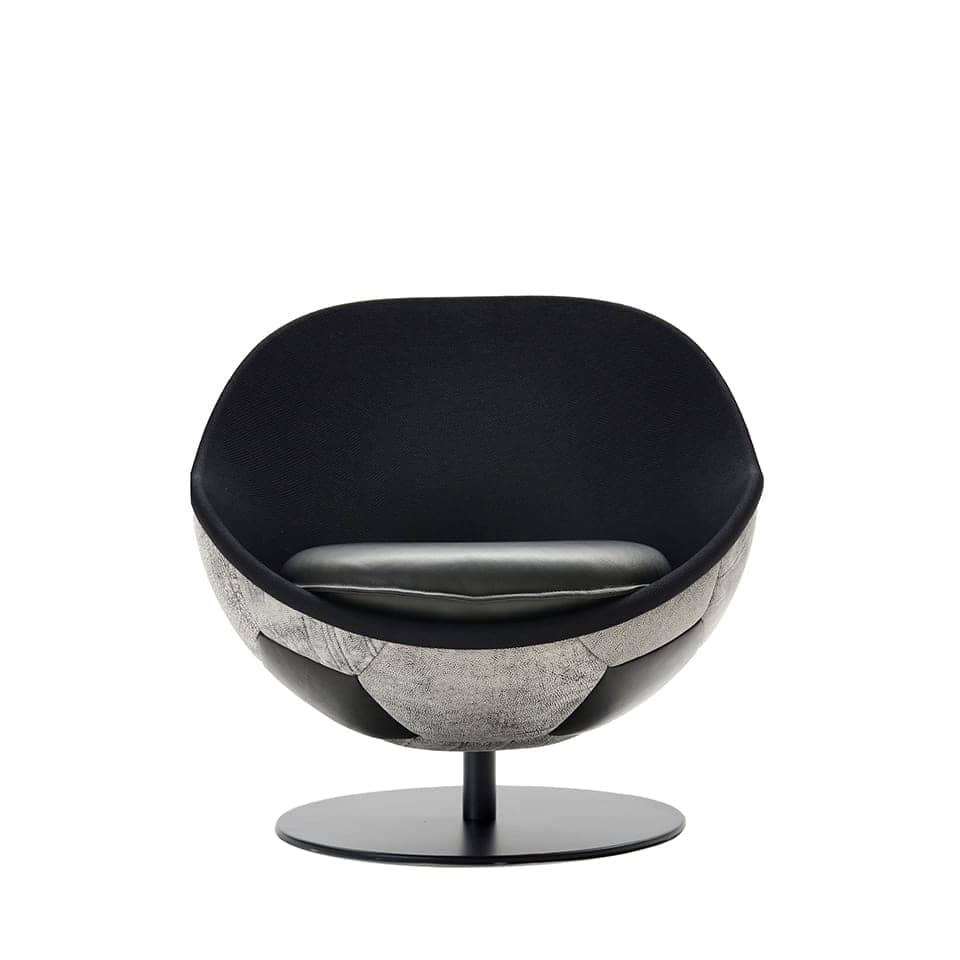 picture of a loung chair by lento lillus with black seat football hattrick design made in germany